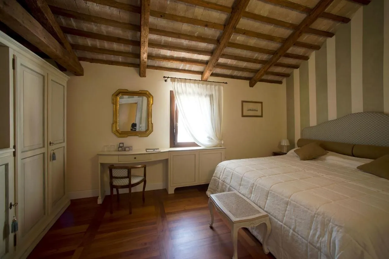 Hotel Donna Lucia Ponzano Veneto 4*,  Italy