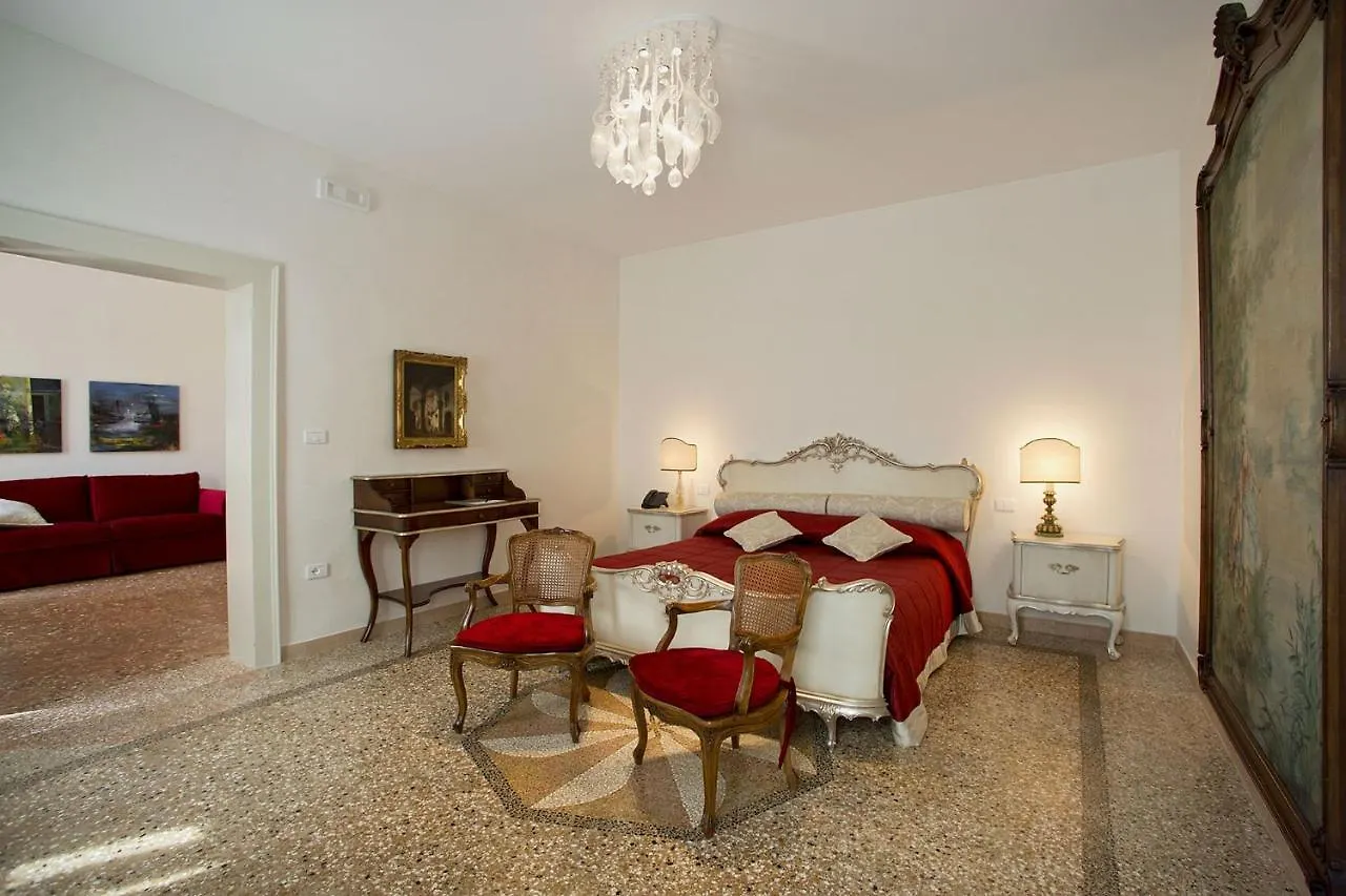 Hotel Donna Lucia Ponzano Veneto 4*,  Italy