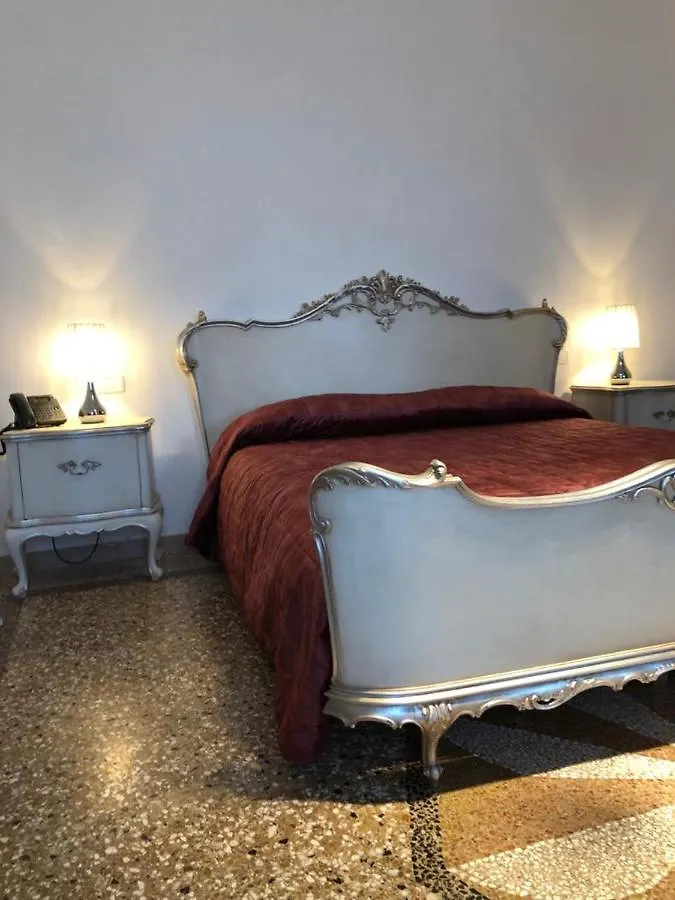 Hotel Donna Lucia Ponzano Veneto 4*,  Italy