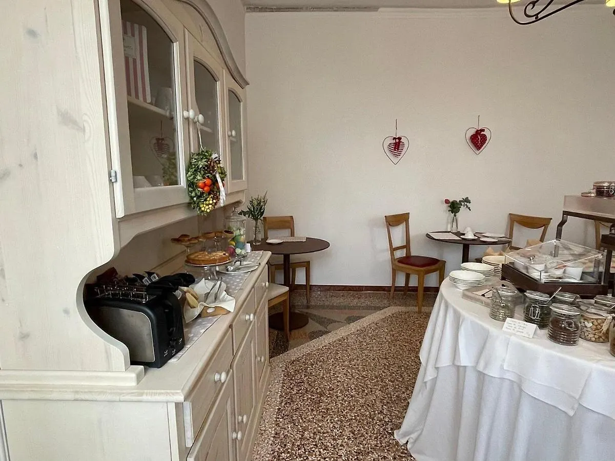 Hotel Donna Lucia Ponzano Veneto 4*,  Italy