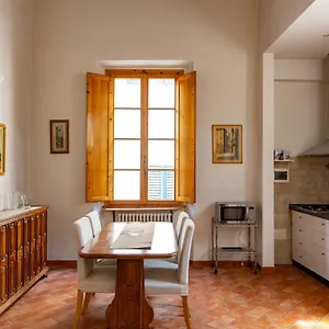 lovely-one-bedroom-apartment-nearby-ponte-vecchio.it-tuscanyhotel.com/